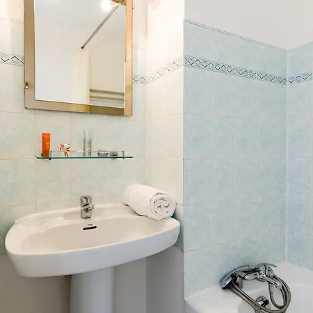 Lagrange Le Domaine Des Grands Pins Aparthotel 2*